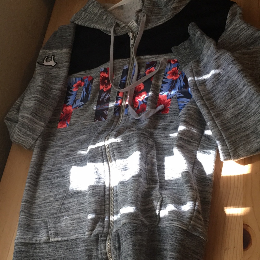 4 Sweatshirts